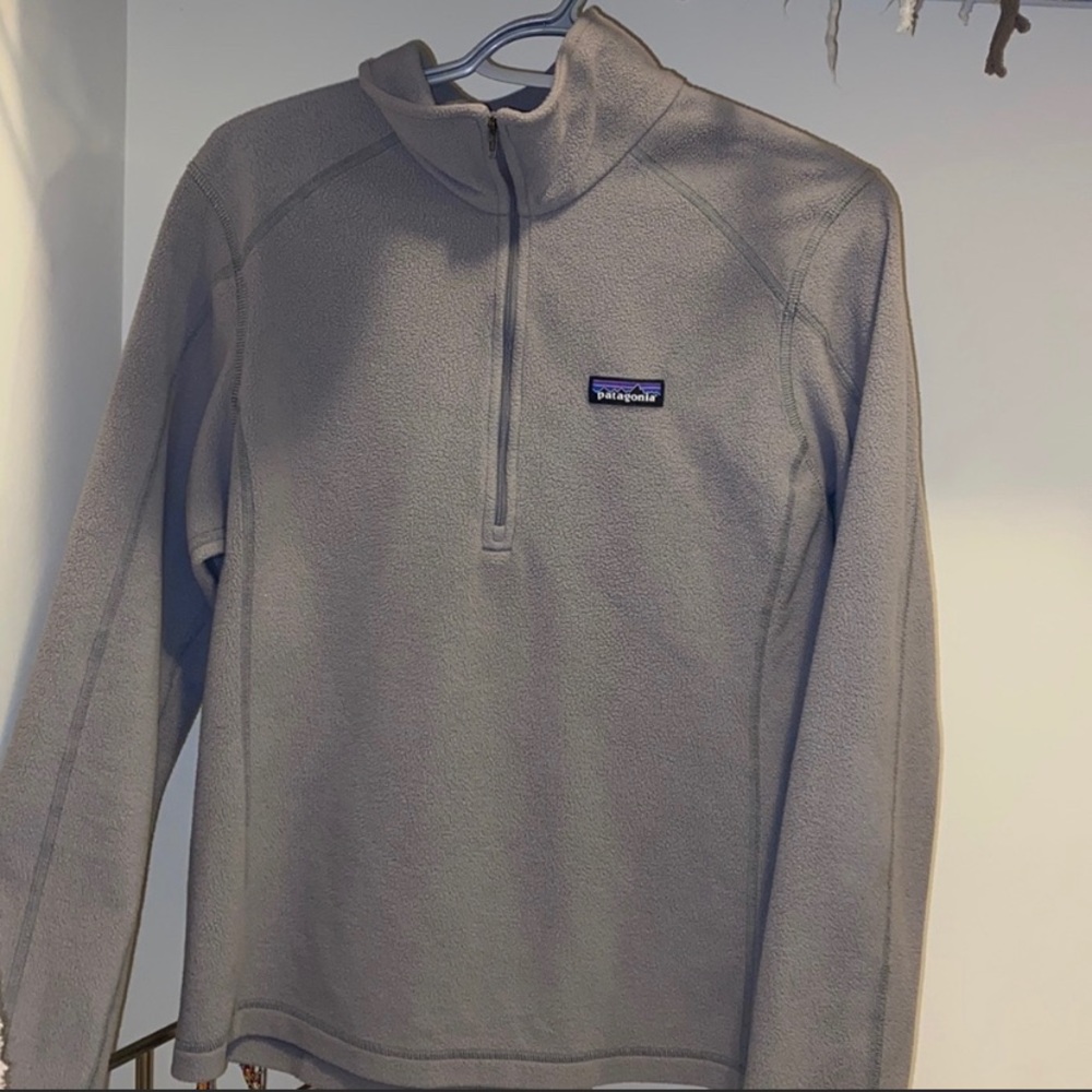 Patagonia women’s grey 1/4 zip up